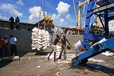 Off-loading sugar, Ya Samadu, Mombasa Harbour, Kenya, East Africa, Africa