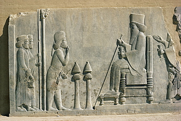 Relief of the enthronement of Darius, Persepolis, UNESCO World Heritage Site, Iran, Middle East