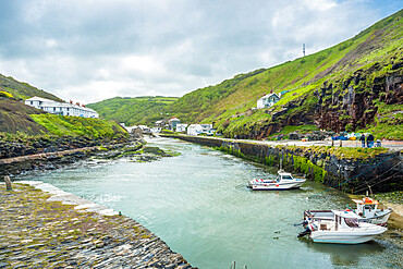 Views toward the village of Boscastle from the sea wall at the harbour entrance, on the Atlantic coast of Cornwall, England, United Kingdom, Europe