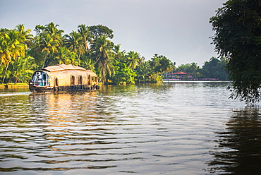 Houseboat in the backwaters near Alleppey (Alappuzha), Kerala, India, Asia