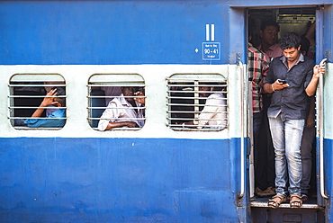 Train, Kochi (Cochin), Kerala, India, Asia