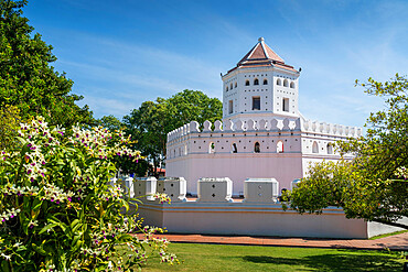 Phra Sumen Fort, Santi Chai Prakan Public Park, Bangkok, Thailand, Southeast Asia, Asia