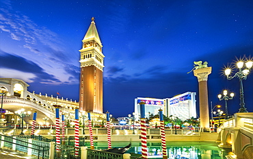 The Venetian Hotel and Casino at night, The Strip, Las Vegas Boulevard, Las Vegas, Nevada, United States of America, North America