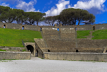 Amphitheater interior view, ruins of the 20000 capacity Roman Anfiteatro di Pompeii, Pompeii, UNESCO World Heritage Site, Campania, Italy, Europe