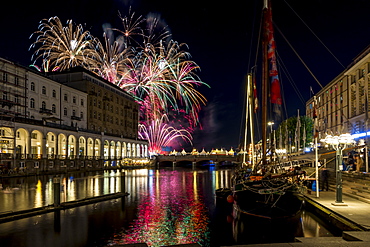 Fireworks during the Alstervergnuegen street fair in Hamburg, Germany, Europe