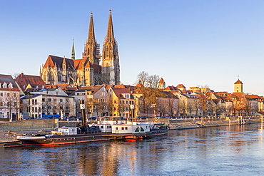 View to the Cathedral of St. Peter, Regensburg, Bavaria, Germany, Europe