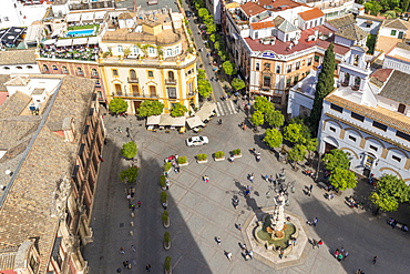 View from the Giralda Bell Tower down to the Virgen de los Reyes square, Seville, Andalusia, Spain, Europe