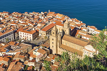 View from Rocca di Cefalu down to the old town and the Cathedral, UNESCO World Heritage Site, Cefalu, Sicily, Italy, Mediterranean, Europe