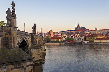 View from Krizovnicke Square to Charles Bridge, Prague Castle and St. Vitus Cathedral, UNESCO World Heritage Site, Prague, Bohemia, Czech Republic, Europe