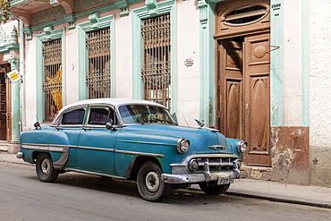 Old vintage American car parked in street, Havana, Cuba, West Indies, Caribbean, Central America