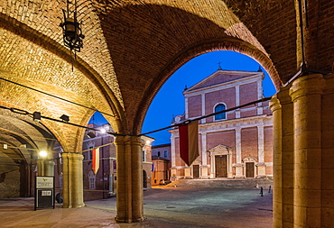 Piazza Papa Giovanni Paolo II and Cattedrale di San Venanzio, Fabriano, Ancona, Marche, Italy, Europe