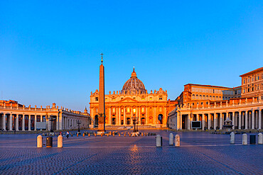 Piazza San Pietro (St. Peter's Square), Vatican City, UNESCO World Heritage Site, Rome, Lazio, Italy, Europe