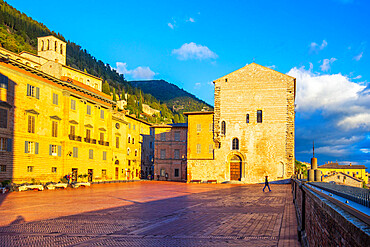 Piazza Grande, Gubbio, Province of Perugia, Umbria, Italy, Europe