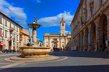 Piazza Arringo, Ascoli Piceno, Marche, Italy, Europe