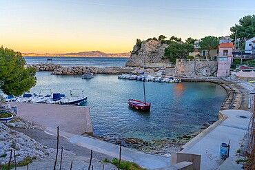 Calanque de Niolon, Le Rove, Provence-Alpes-Cote d'Azur, France, Mediterranean, Europe