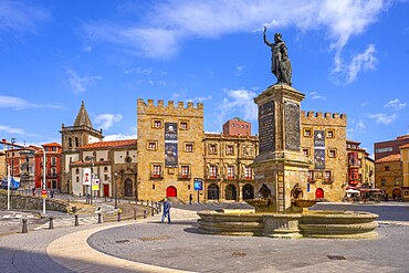 Plaza del Marqués, Monument to Pelayo, Gijón, Xixón, Asturias, Spain, Bay of Biscay