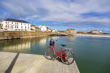 Kilronan Pier and village, Inish More, Aran Islands, Republic of Ireland, Europe