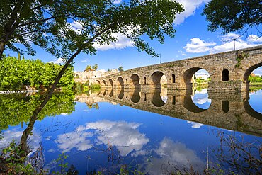 Roman Bridge, Merida, Estremadura, Spain