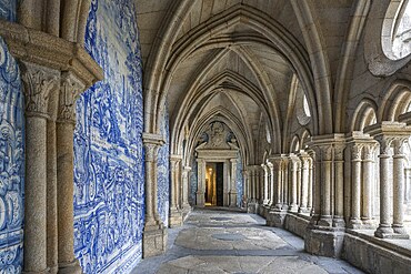 Gothic Cloisters of the Porto Cathedral or Se do Porto, Roman Catholic Cathederal, Porto, Oporto, Portugal