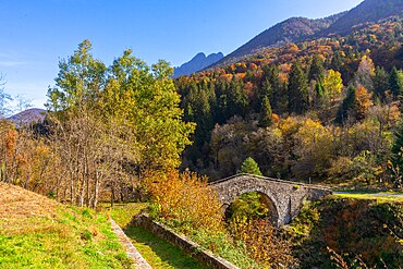 Roman bridge, bridge of the Maglione, Re, Valle Vigezzo, VAl d'Ossola, Verbania, Piedmont, Italy