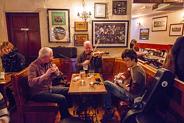 O'Connors Pub, Doolin, Cliffs Coastal Walk, County Clare, Munster, Republic of Ireland, Europe