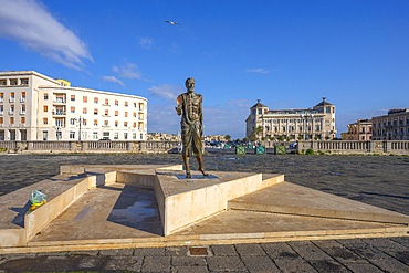 Statue of Archimedes, Syracuse, Ortigia, Sicily, Italy