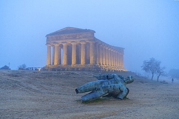 Igor Mitoraj, Statue of Fallen Icarus, Temple of Concordia, Valley of the Temples, Agrigento, Sicily, Italy