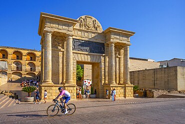 Bridge Gate, Puerta del Puente, Cordoba, Andalusia, Spain