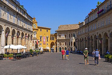 Piazza del Popolo, Fermo, Ascoli Piceno, Marche, Italy