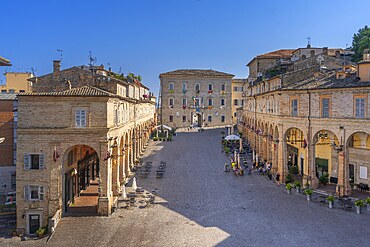 Piazza del Popolo, Fermo, Ascoli Piceno, Marche, Italy