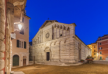 The Duomo (Insigne Collegiata Abbazia Mitrata di Sant'Andrea Apostolo), Carrara, Tuscany, Italy, Europe