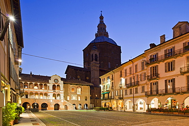 Piazza Vittoria, Pavia Cathedral, Pavia, Lombardy, Italy, Europe