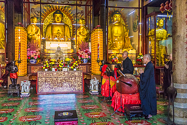 Monks at Kek Lok Si Temple, George Town, Penang, Malaysia, Southeast Asia, Asia