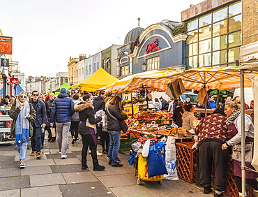 Portobello Road market, in Notting Hill, London, England, United Kingdom, Europe