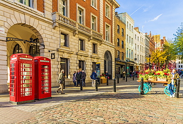 A street scene in Covent Garden, London, England, United Kingdom, Europe