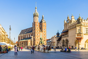 St. Mary's Basilica in the medieval old town, UNESCO World Heritage Site, Krakow, Poland, Europe