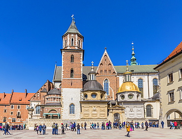 View of Wawel Cathedral at Wawel Royal Castle, UNESCO World Heritage Site, in the medieval old town, in Krakow, Poland, Europe