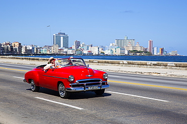 Old American car, Malecon, Havana, Cuba, West Indies, Caribbean, Central America