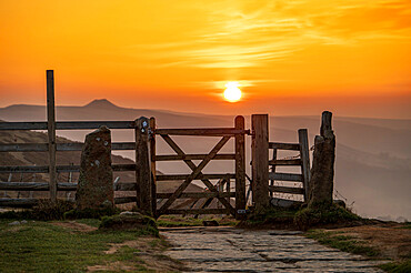 The Great Ridge gate with view of Win Hill at sunrise, Edale, Peak District, Derbyshire, England, United Kingdom, Europe