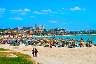 Tourists on Ca'n Pastilla beach, Majorca, Balearic Islands, Spain, Mediterranean, Europe