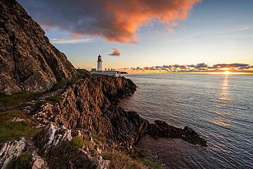 Douglas Head lighthouse at sunrise, Douglas, Isle of Man, Europe