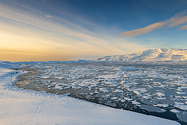 Winter view of Jokulsarlon lagoon, Jokulsarlon, South Iceland, Polar Regions