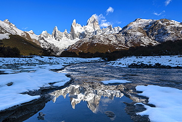 Snow scene of Mount Fitz Roy and Cerro Torre, Los Glaciares National Park, UNESCO World Heritage Site, Patagonia, Argentina, South America