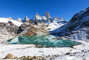 Mount Fitz Roy with covering of snow, Lago de los Tres (Laguna de los Tres), El Chalten, Los Glaciares National Park, UNESCO World Heritage Site, Patagonia, Argentina, South America