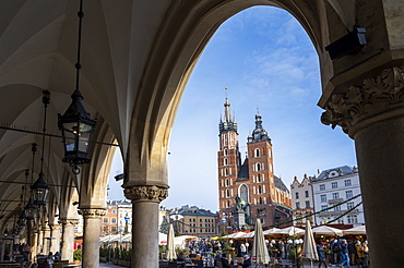 Saint Mary's Basilica in Market Square, UNESCO World Heritage Site, Krakow, Poland, Europe