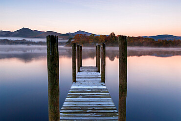 Wooden jetty at Derwentwater, Derwentwater, Lake District National Park, UNESCO World Heritage Site, Cumbria, England, United Kingdom, Europe