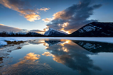 Winter reflections of Mount Rundle, Vermilion Lakes in the Canadian Rocky Mountains, Banff National Park, UNESCO World Heritage Site, Alberta, Canada, North America