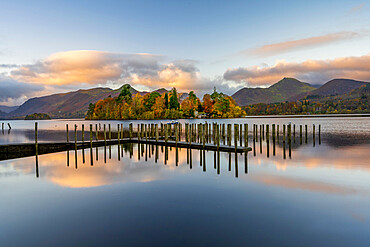 Derwentwater in autumn, Lake District National Park, UNESCO World Heritage Site, Cumbria, England, United Kingdom, Europe