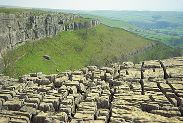 Limestone pavement, Malham Cove, Malham, Yorkshire Dales National Park, North Yorkshire, England, United Kingdom, Europe