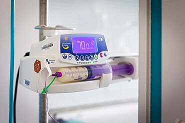 A pump feeds the baby with the maternal milk. Hospital. Aix en Provence.